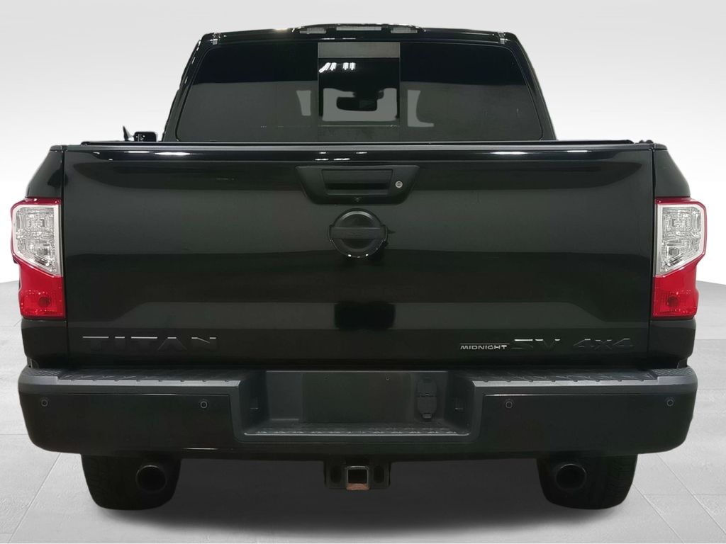 2018 Nissan TITAN SV