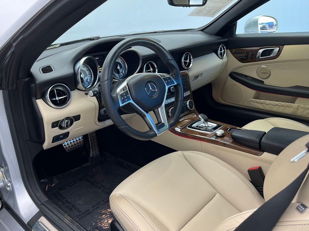 Thumbnail: 2016 Mercedes-Benz SLK - 26