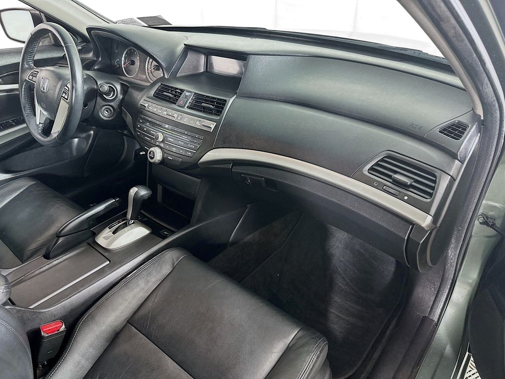 Used 2010 Green Honda EX-L image 29