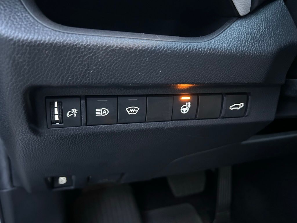 Thumbnail: 2023 Toyota RAV4 - 19