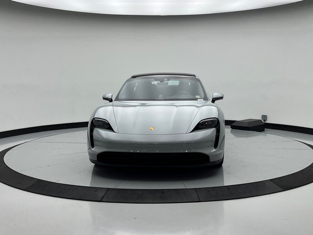 Thumbnail: 2022 Porsche Taycan - 6