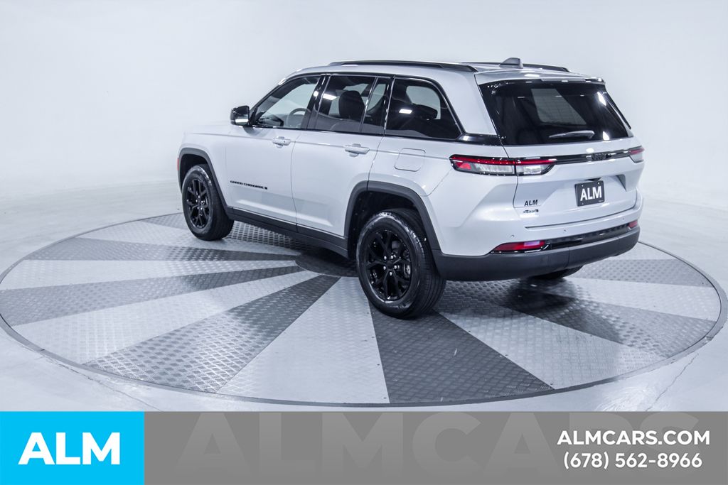 Used 2025 Silver Jeep Altitude image 7