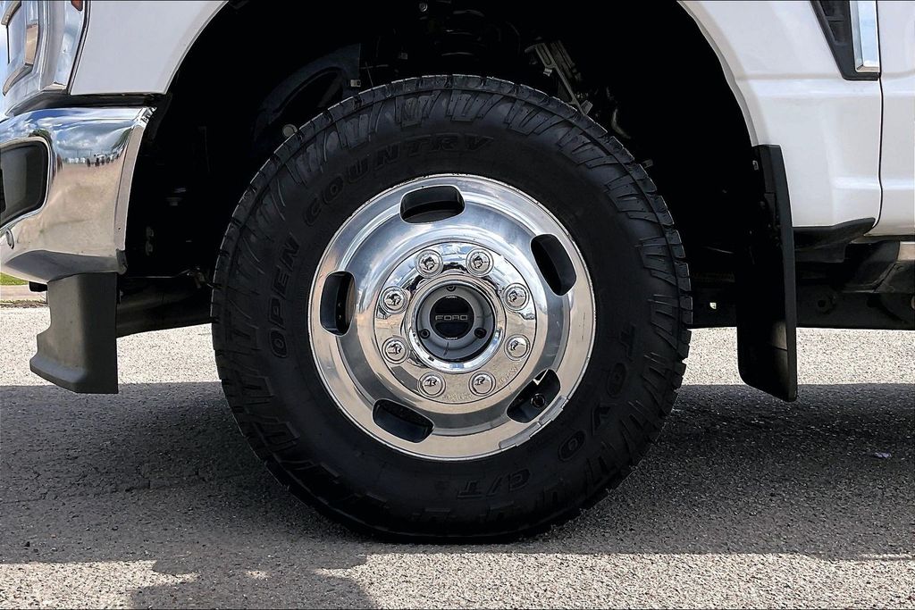 Used 2024 Ford Super Duty F-350 Lariat 4D Crew Cab