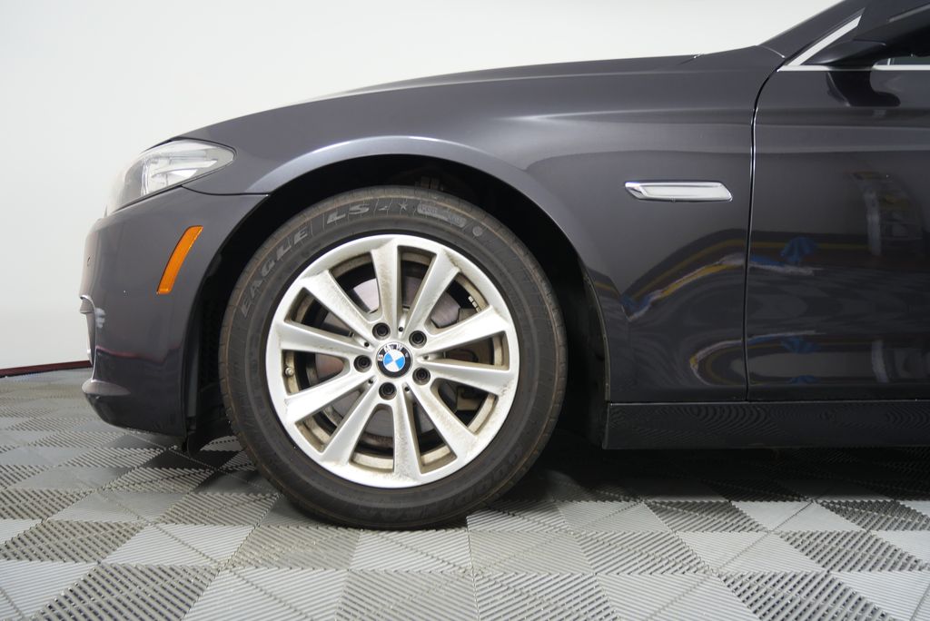 Thumbnail: 2016 BMW 5 Series - 7
