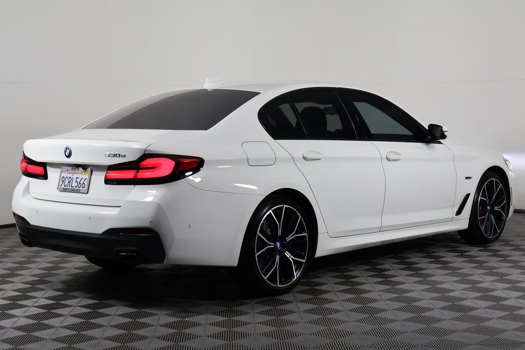 Thumbnail: 2022 BMW 5 Series - 4