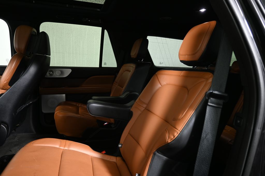 Thumbnail: 2021 Lincoln Navigator - 5