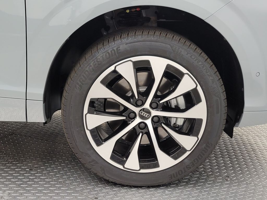 Thumbnail: 2026 Audi Q3 - 13
