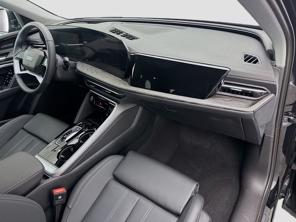 Thumbnail: 2025 Audi Q5 - 16