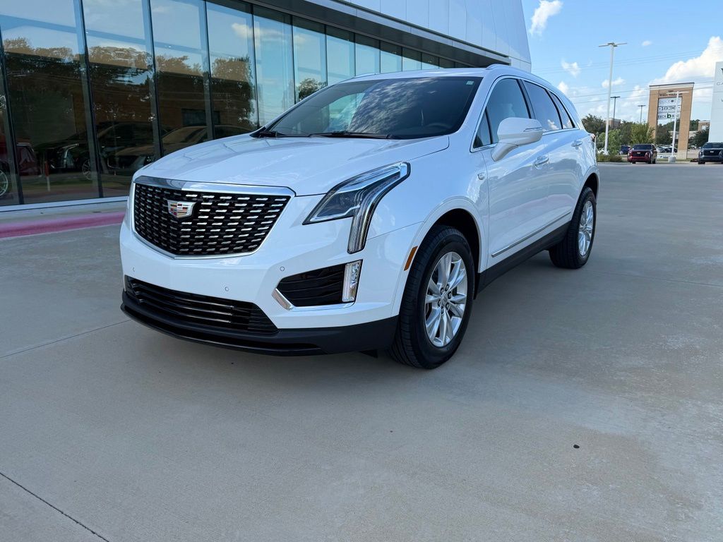 Crystal White Tricoat 2026 Cadillac XT5 SUV / Crossover Front-Wheel Drive 9-Speed Automatic