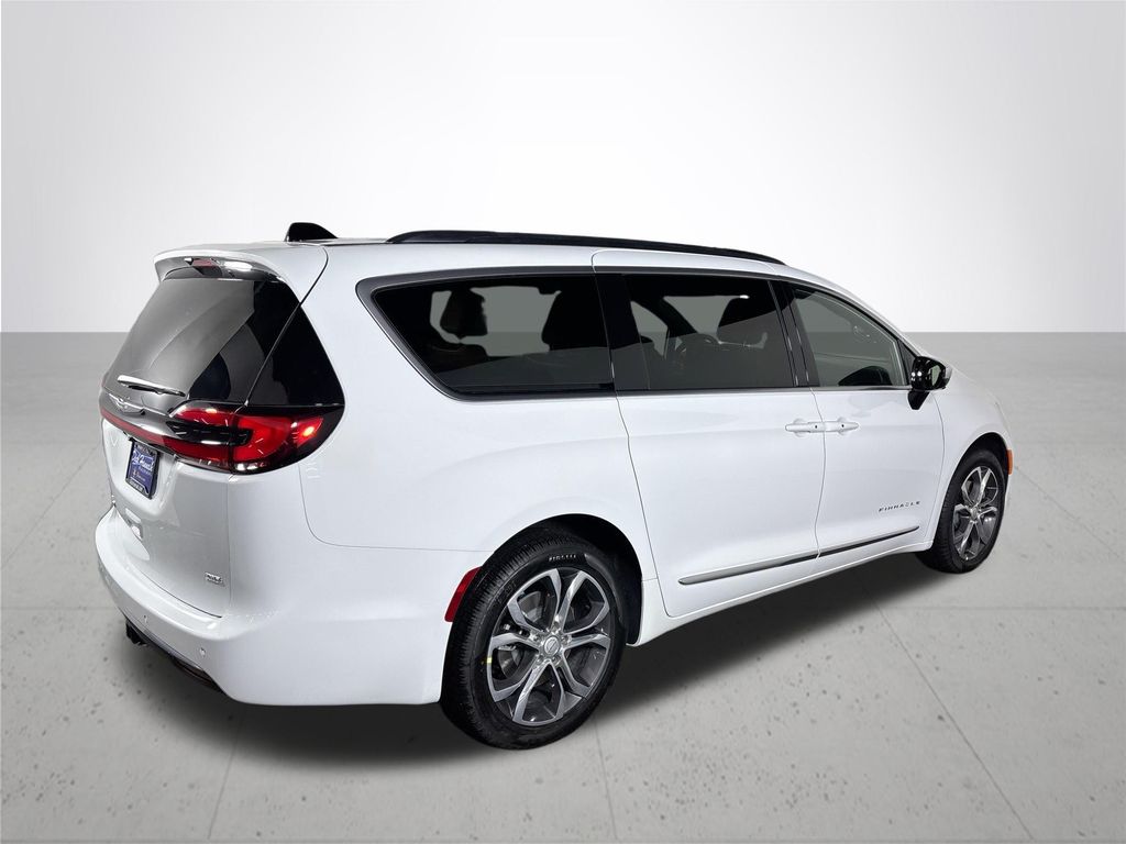 2026 Chrysler Pacifica Pinnacle