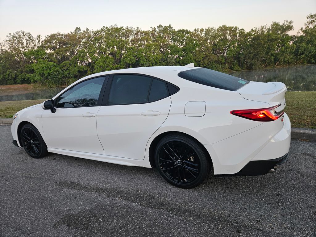 2025 Toyota Camry SE 3