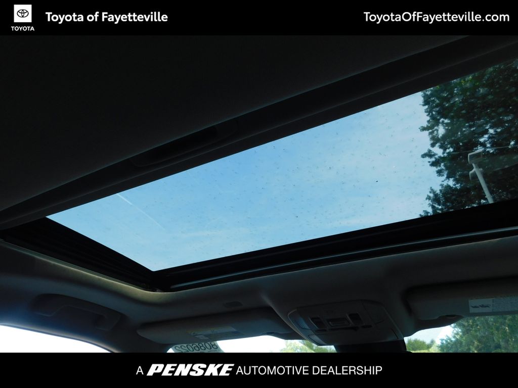 Thumbnail: 2022 Toyota Highlander - 6