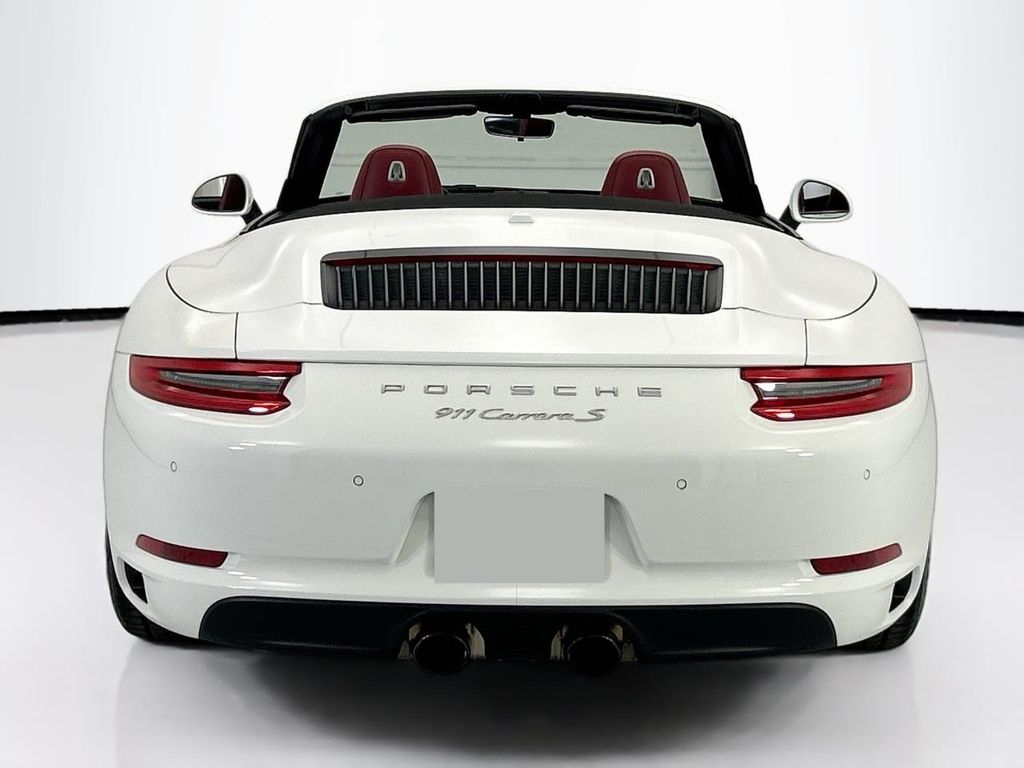 Thumbnail: 2019 Porsche 911 - 9
