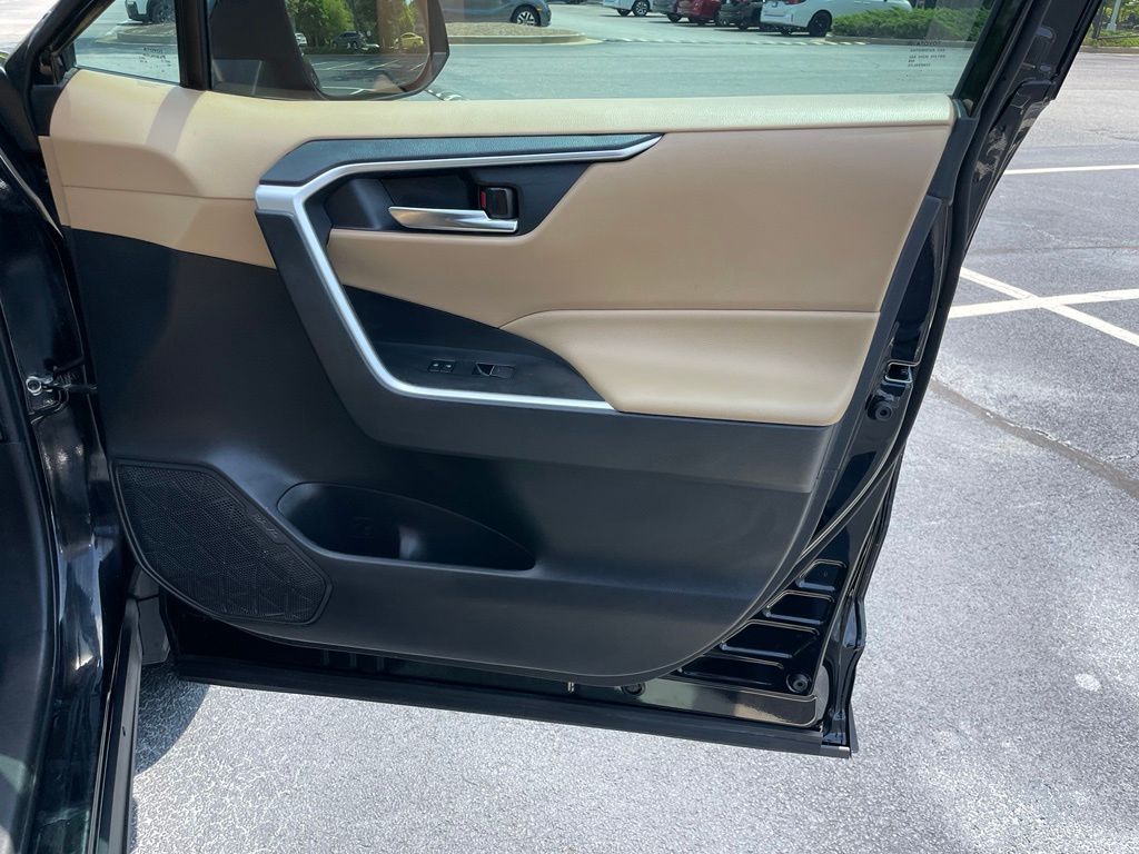Thumbnail: 2022 Toyota RAV4 - 29