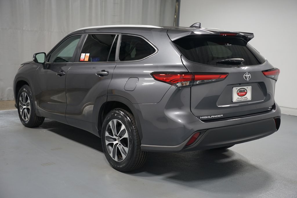 Thumbnail: 2023 Toyota Highlander - 6