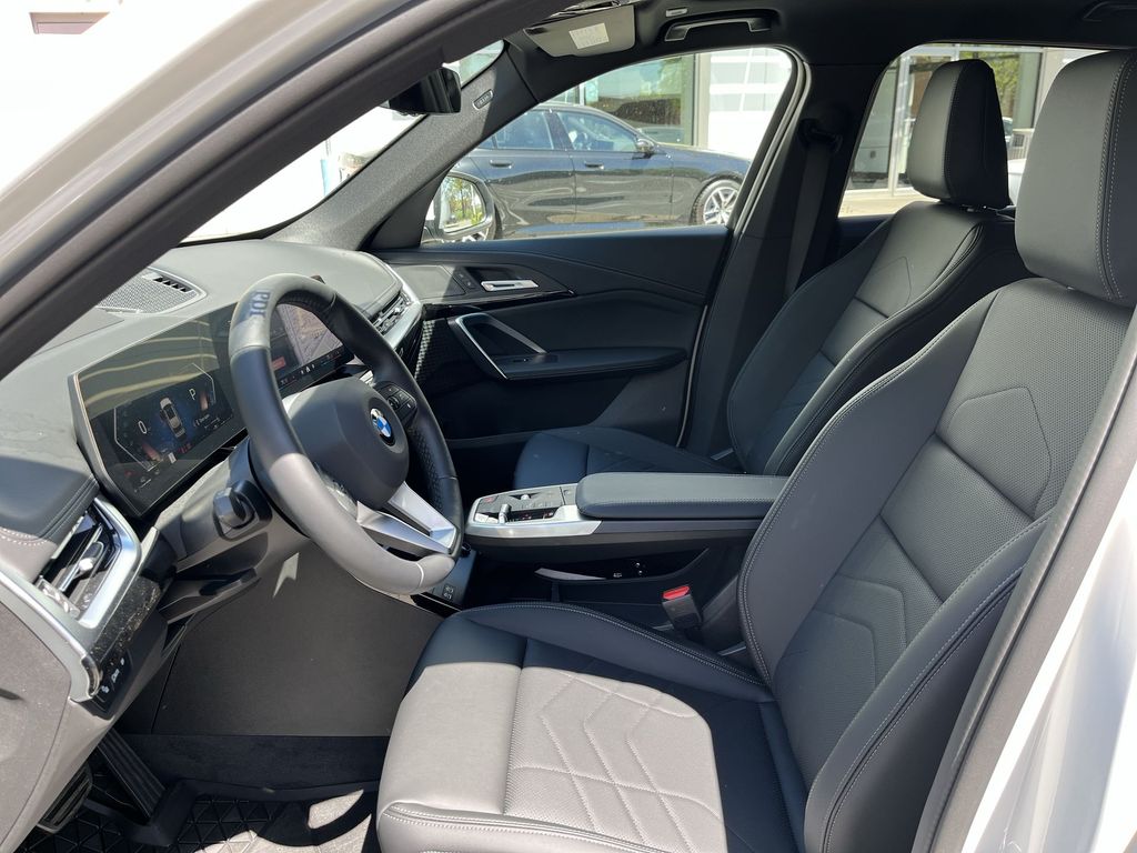 2025 BMW X1 xDrive28i 11