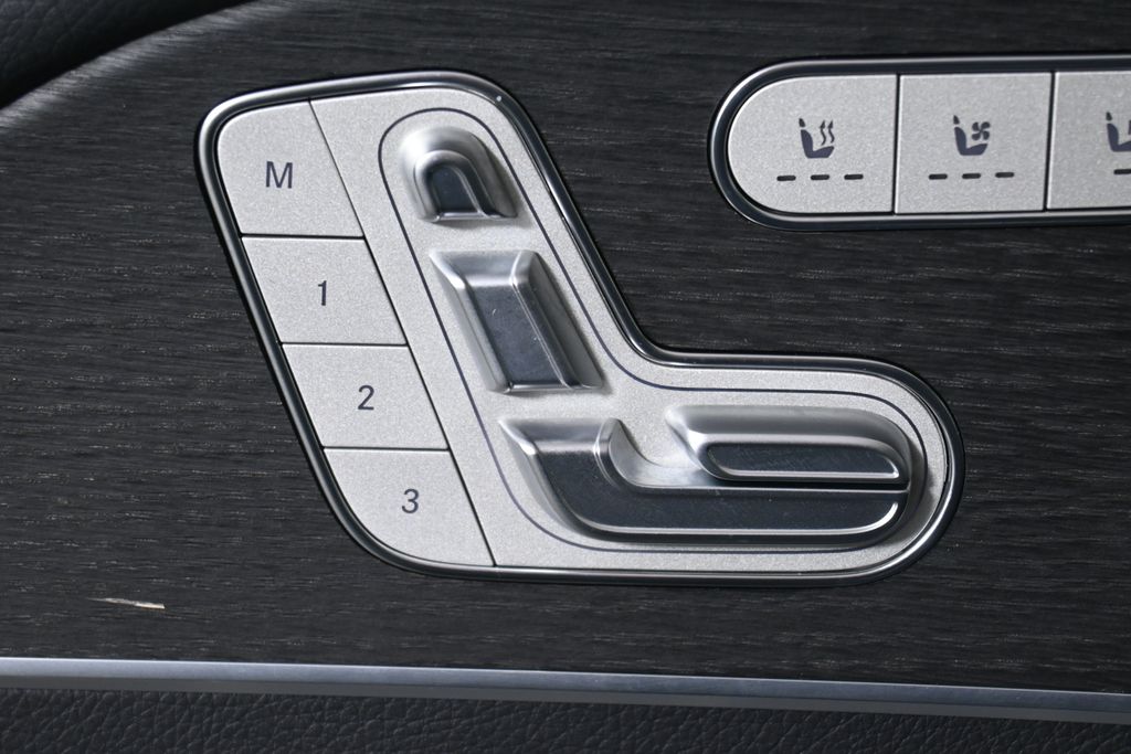 Thumbnail: 2026 Mercedes-Benz GLE - 28