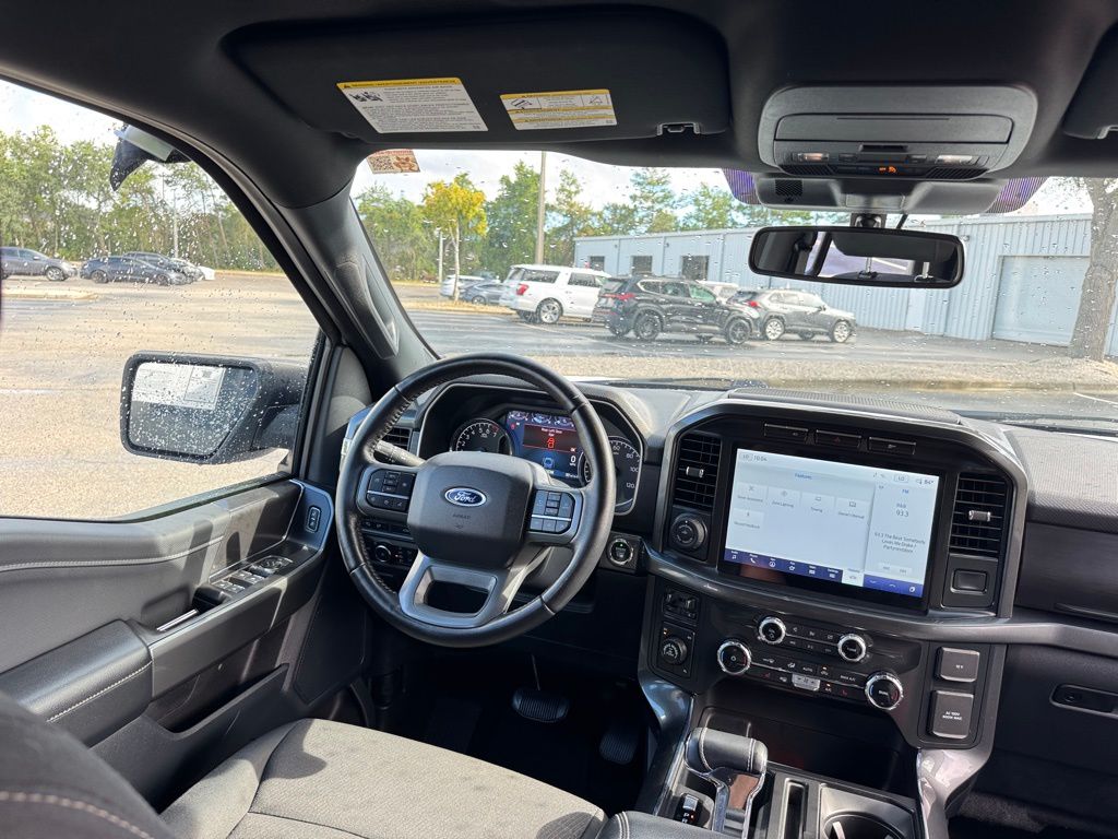 2022 Ford F-150 XLT photo 22