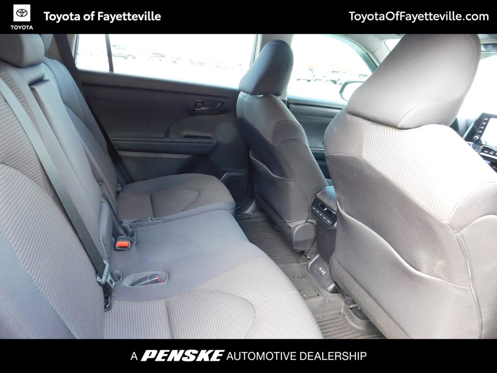 Thumbnail: 2022 Toyota Highlander - 6