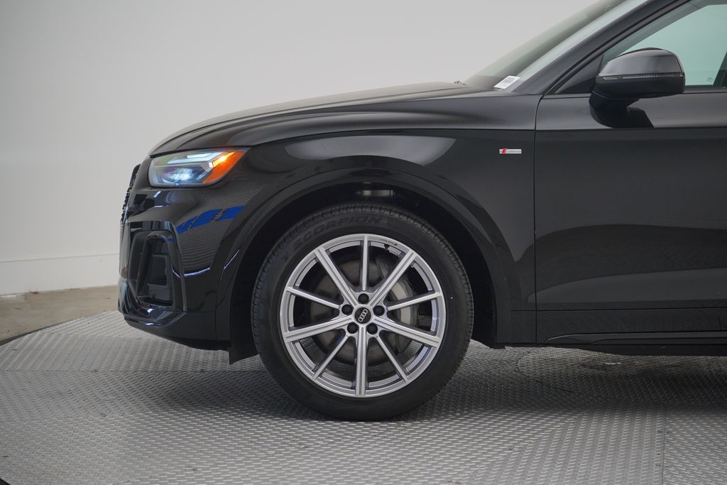 Thumbnail: 2023 Audi Q5 - 2