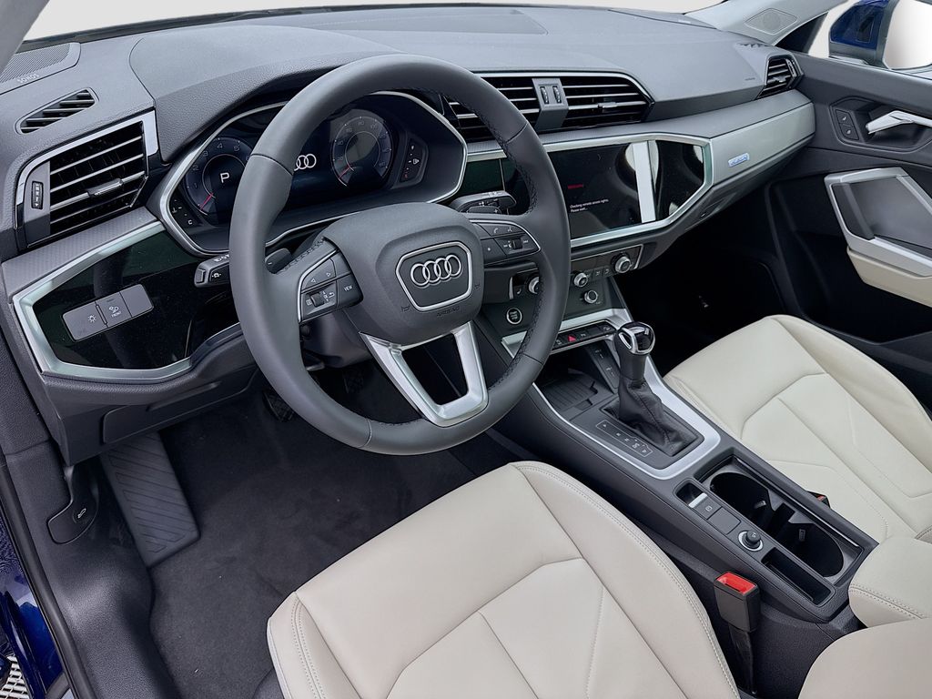 Thumbnail: 2025 Audi Q3 - 10