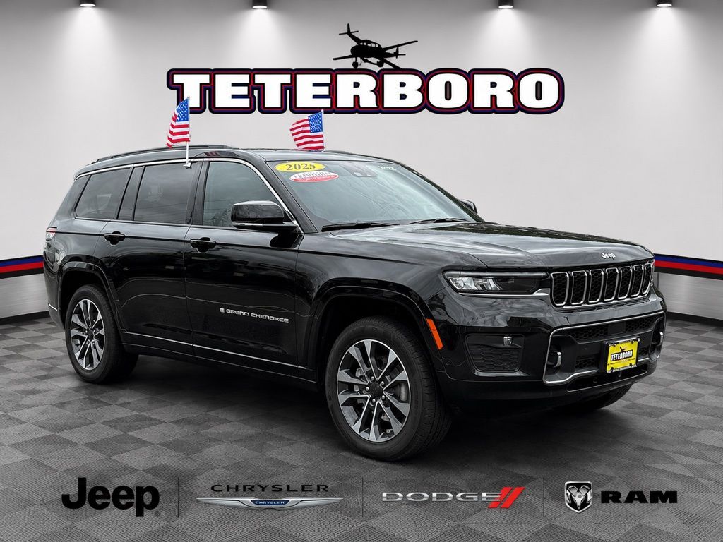 Diamond Black Crystal Pearlcoat 2025 Jeep Grand Cherokee L SUV / Crossover Four-Wheel Drive 8-Speed Automatic