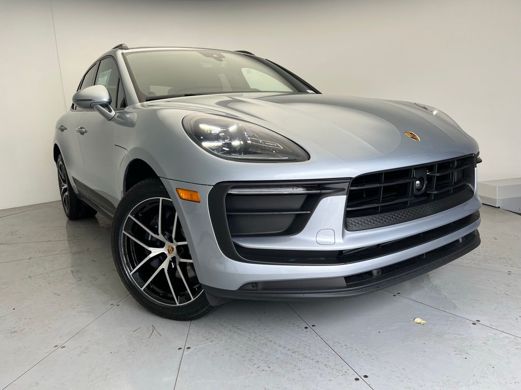 Thumbnail: 2025 Porsche Macan - 24