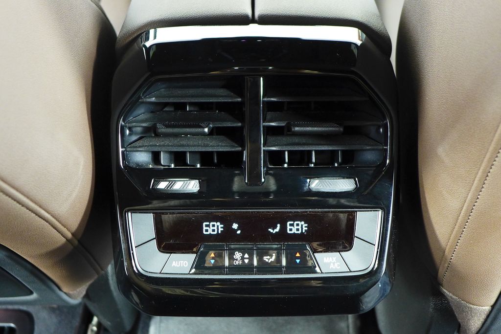 Thumbnail: 2023 BMW iX - 23