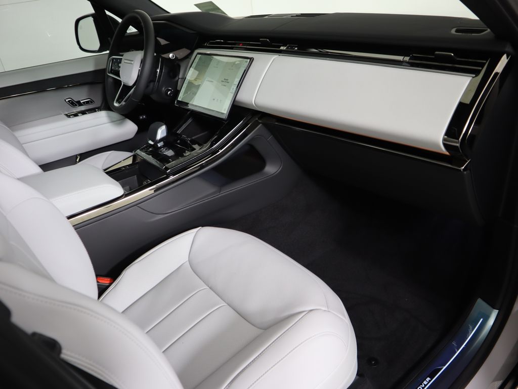 Thumbnail: 2026 Land Rover Range Rover Sport - 18