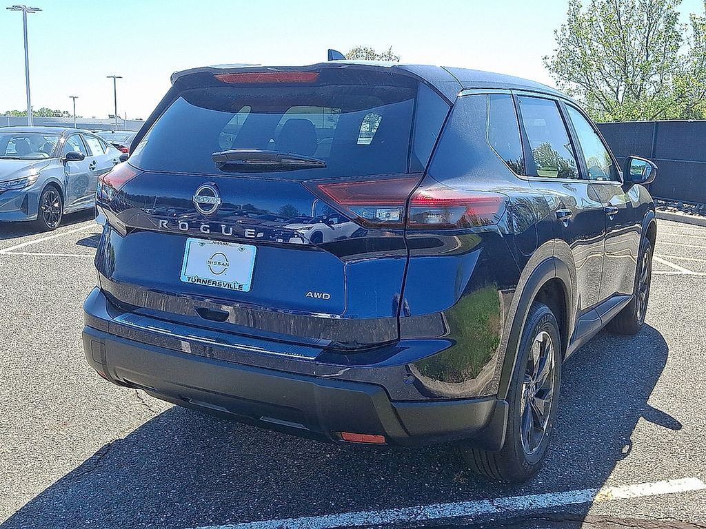 2025 Nissan Rogue SV 4