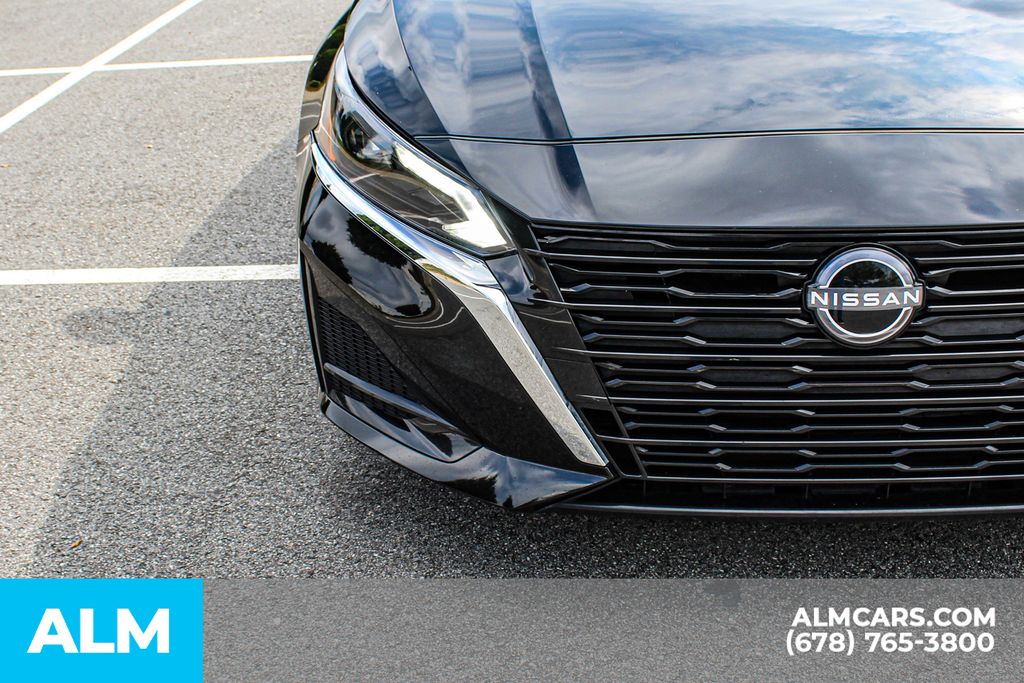 Used 2025 Black Nissan 2.5 SV image 12