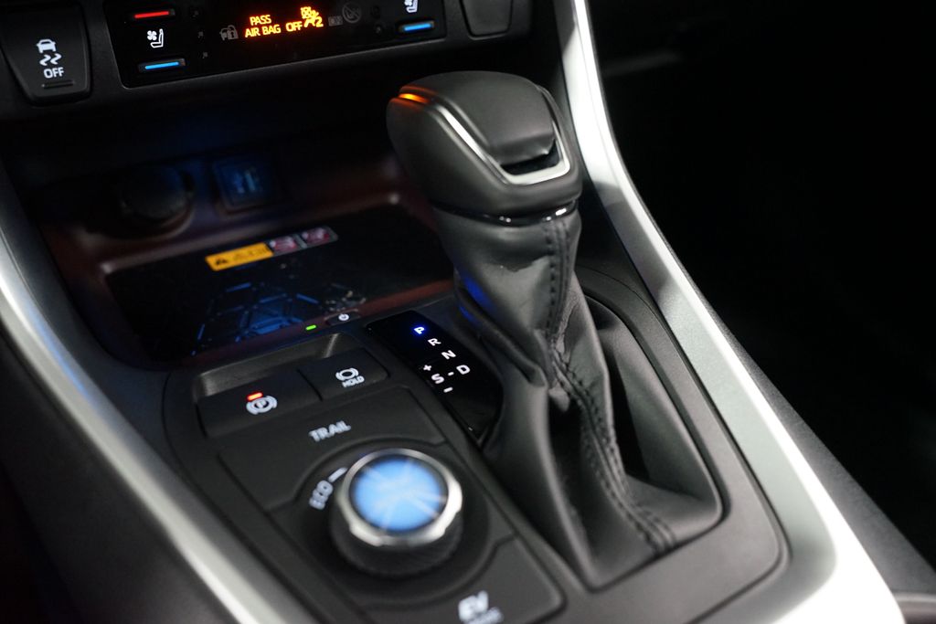 Thumbnail: 2024 Toyota RAV4 - 22