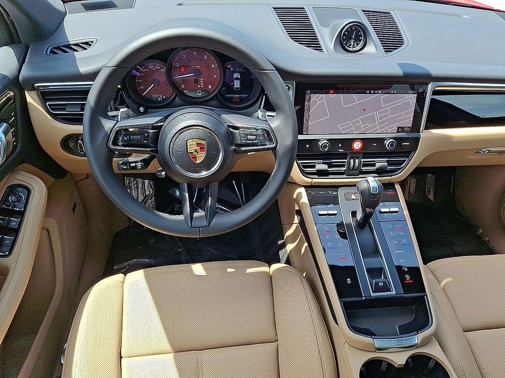 Thumbnail: 2025 Porsche Macan - 14