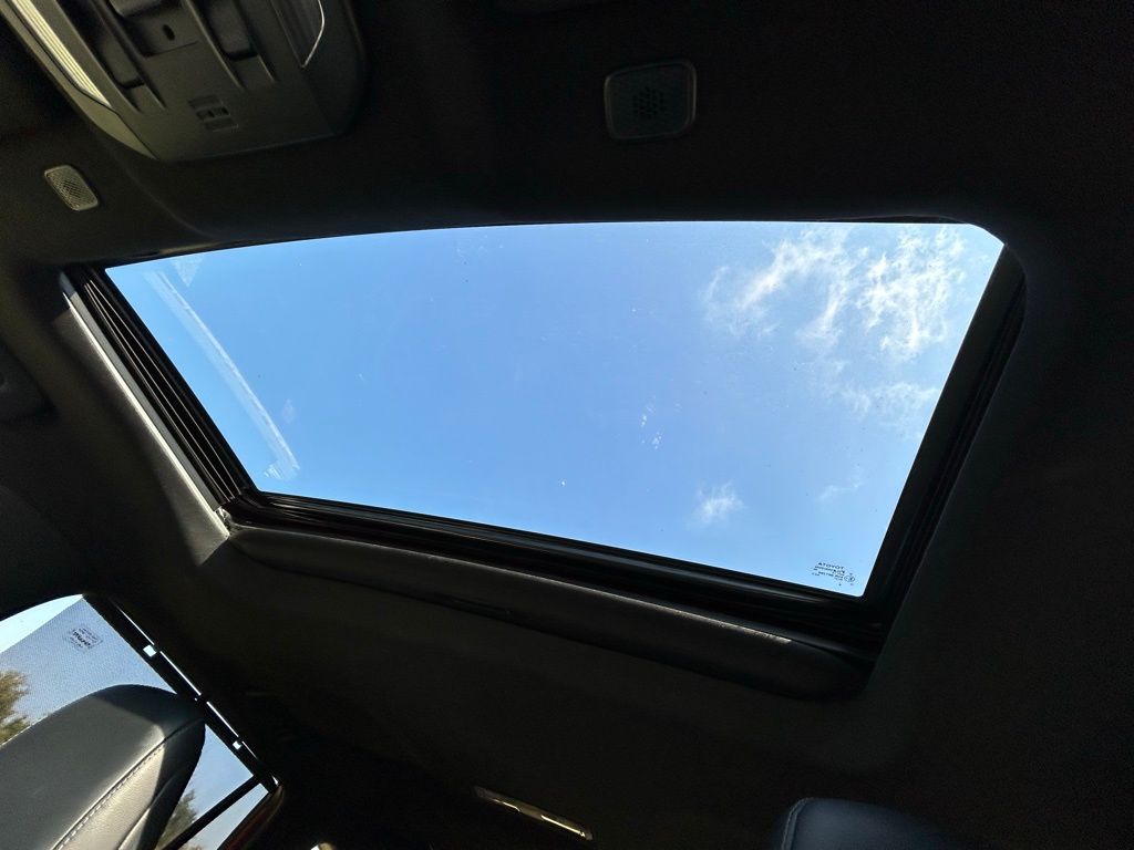 Thumbnail: 2023 Toyota Highlander - 30