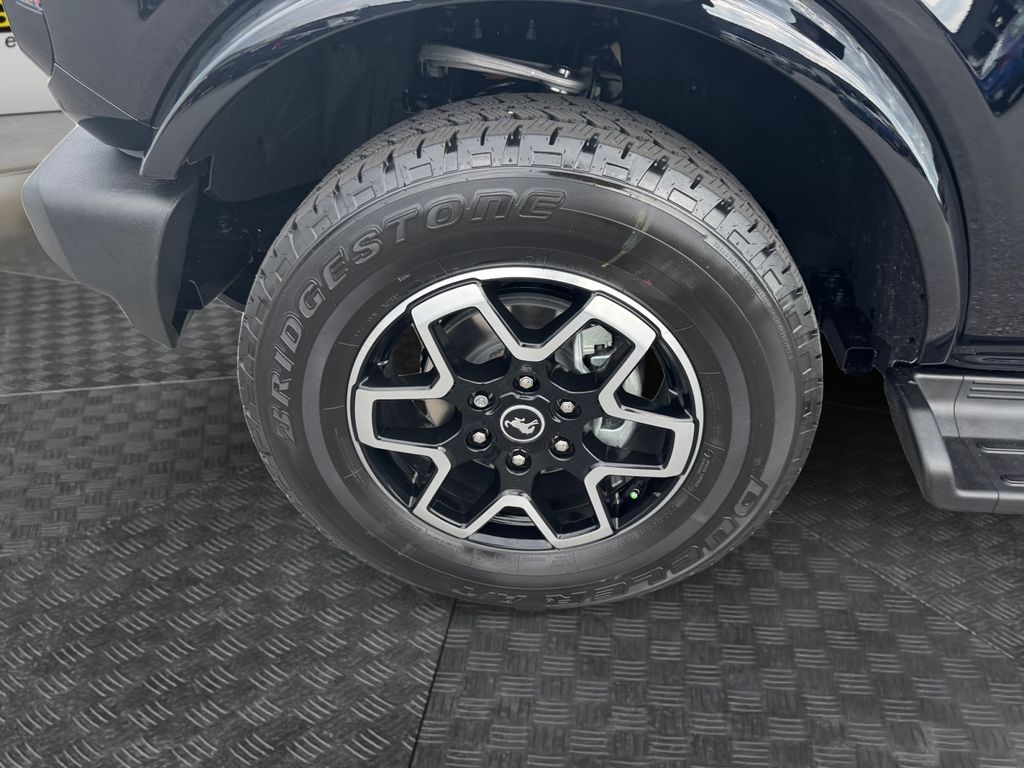 2026 Shadow Black Ford Bronco Outer Banks 4X4 SUV