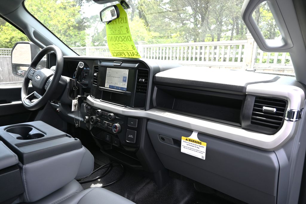 Thumbnail: 2025 Ford Econoline - 4