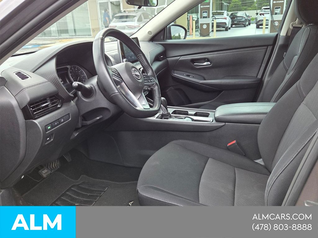 Used 2024 Gray Nissan SV image 4