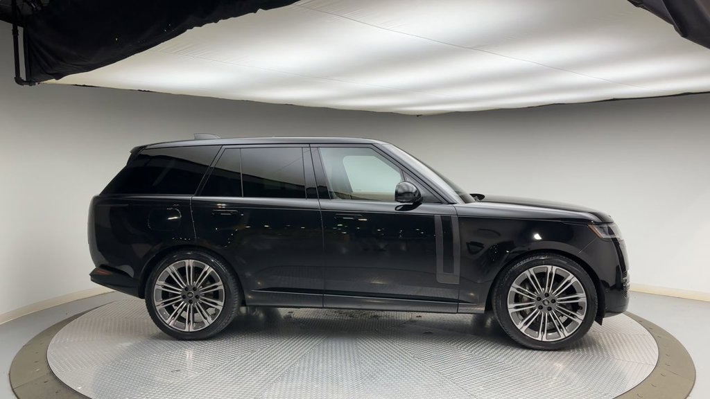 Thumbnail: 2023 Land Rover Range Rover - 9