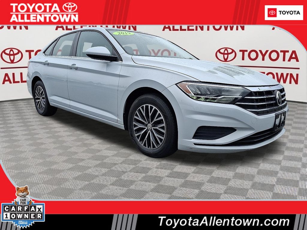 White Silver Metallic 2019 Volkswagen Jetta Sedan Front-Wheel Drive 8-Speed Automatic