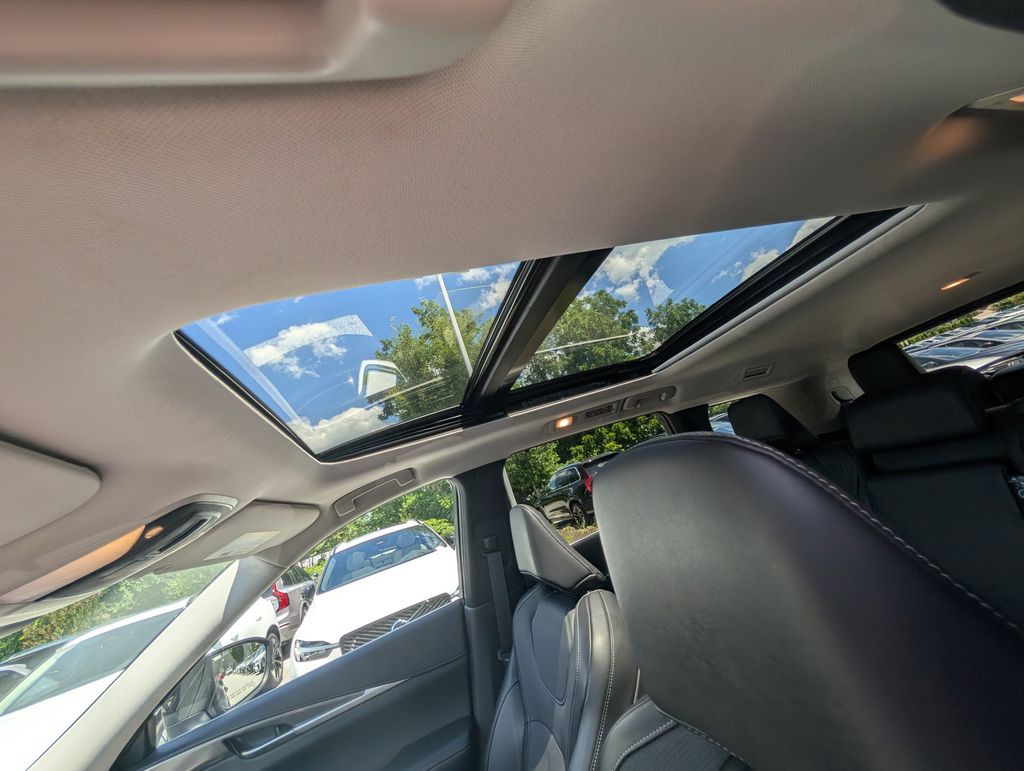 Used 2022 Gray INFINITI LUXE image 11