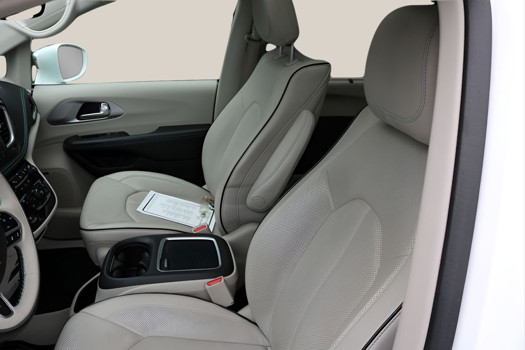 Used Car 2018 Chrysler Pacifica Hybrid  Limited For Sale Under $20,000 In Austin, Texas