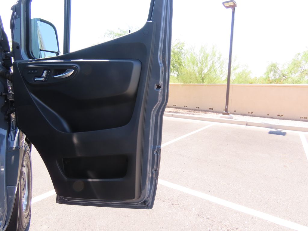 Thumbnail: 2025 Mercedes-Benz Sprinter - 26