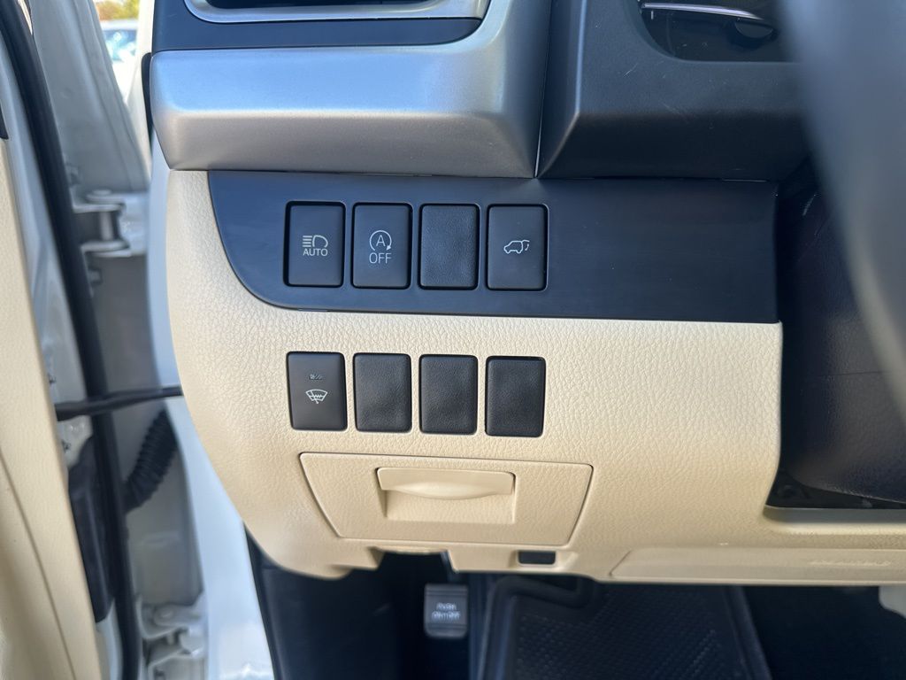 Used Car 2019 Toyota Highlander  Xle For Sale Under $25,000 In Austin, Texas