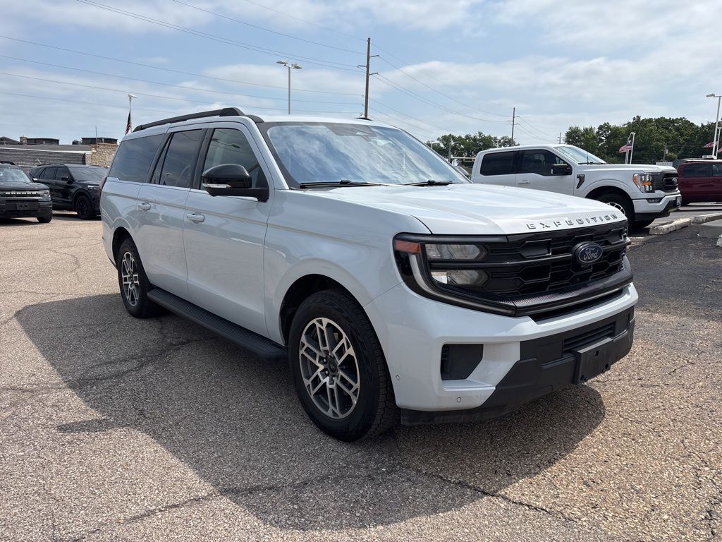 Silver Metallic 2025 Ford Expedition MAX Active 4WD SUV / Crossover Four-Wheel Drive Automatic