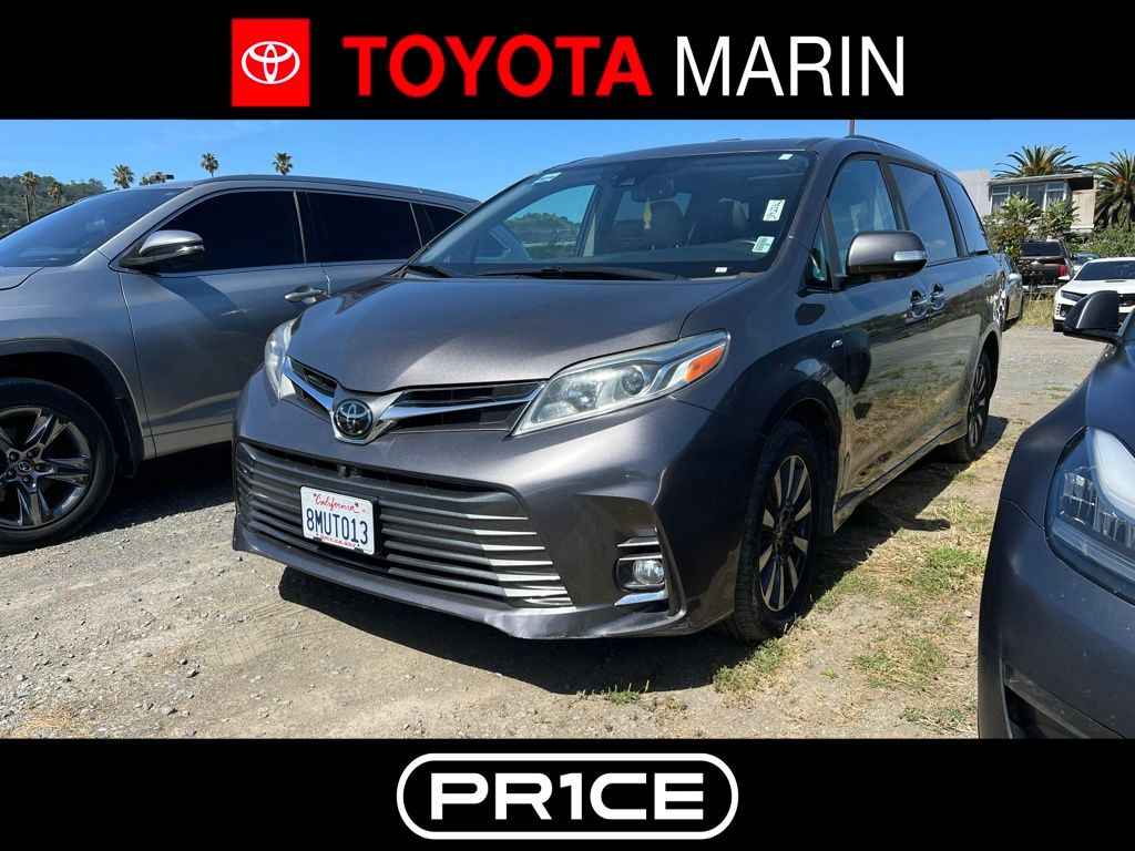 2020 Toyota Sienna Limited V6 AWD 7-Passenger's photo