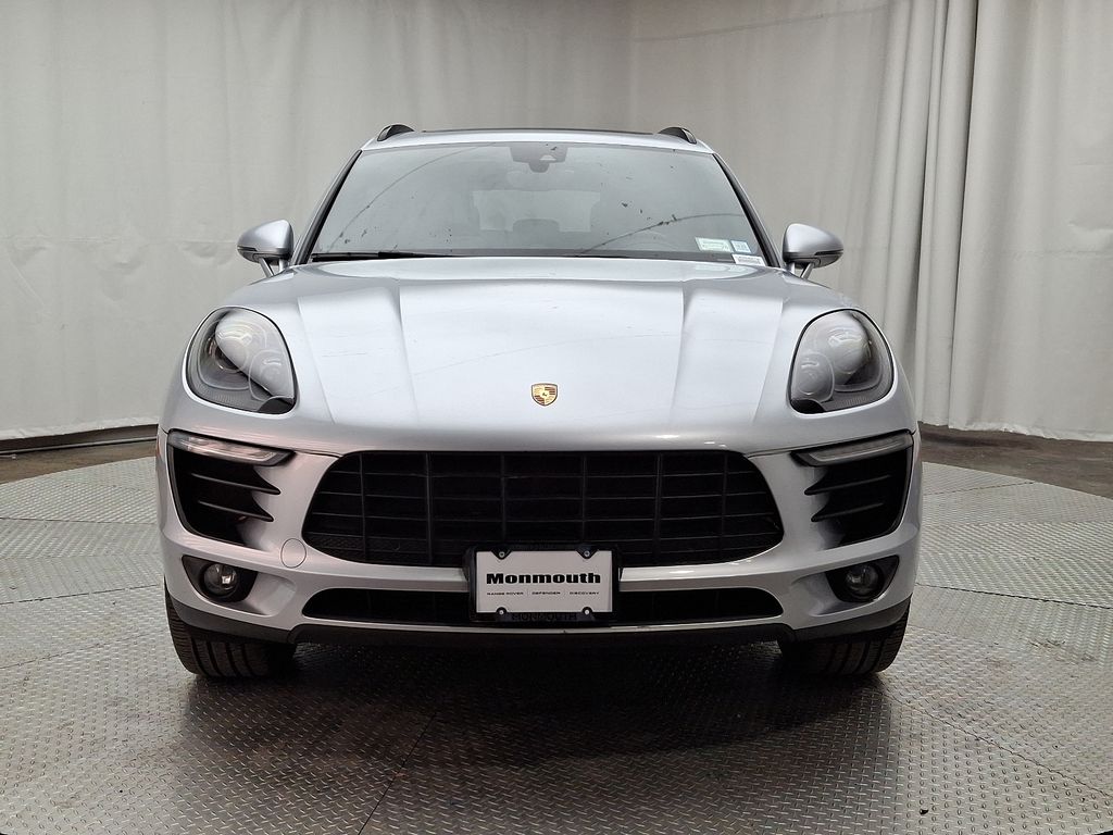 2018 Porsche Macan Base 2