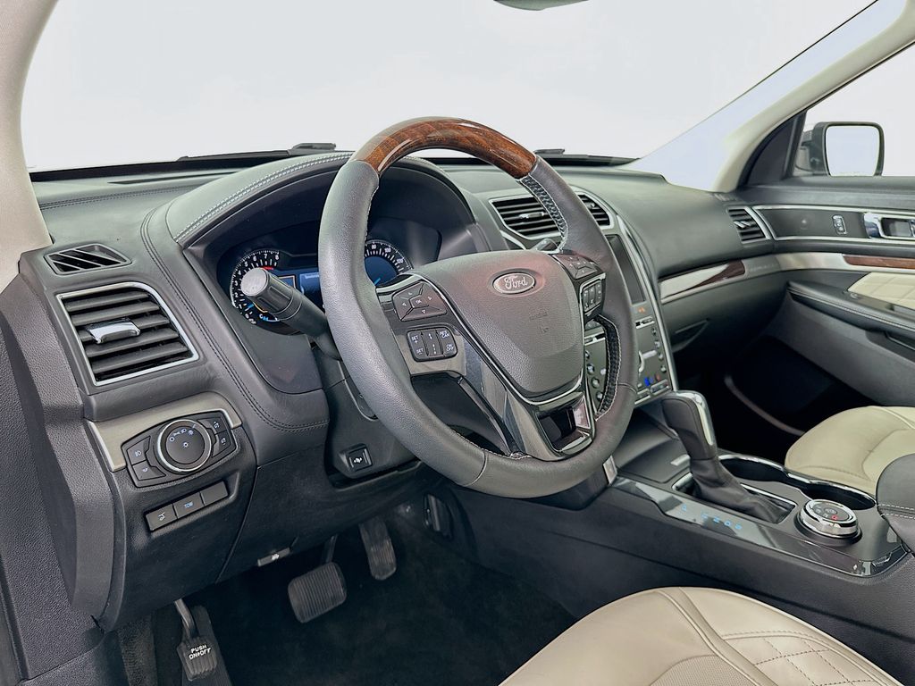 Thumbnail: 2018 Ford Explorer - 9