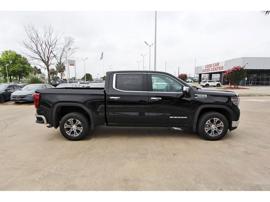 2025 GMC Sierra 1500 SLT - 4