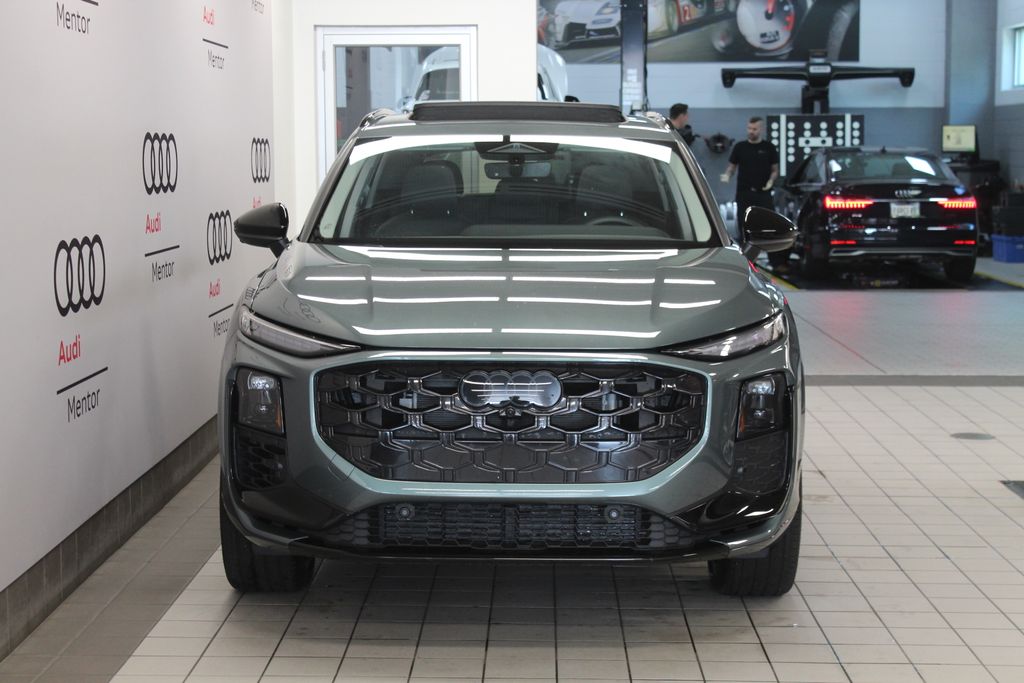 Thumbnail: 2026 Audi Q3 - 9