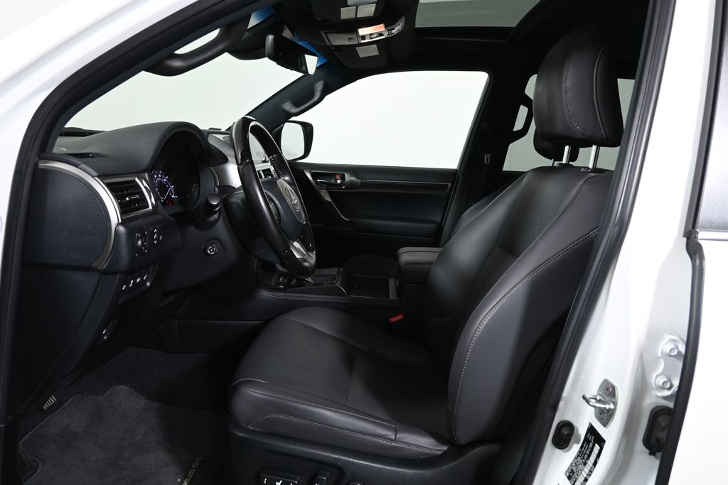 Thumbnail: 2023 Lexus GX - 3